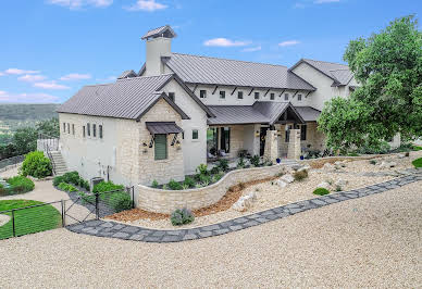 Maison avec piscine et terrasse 4