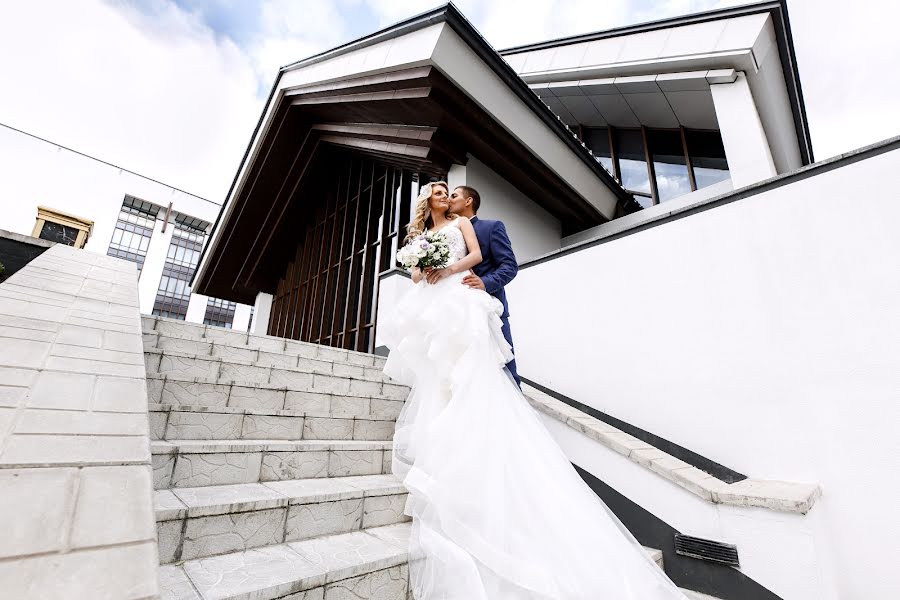 Fotógrafo de casamento Aleksandr Velimovich (velimovich). Foto de 6 de abril 2019