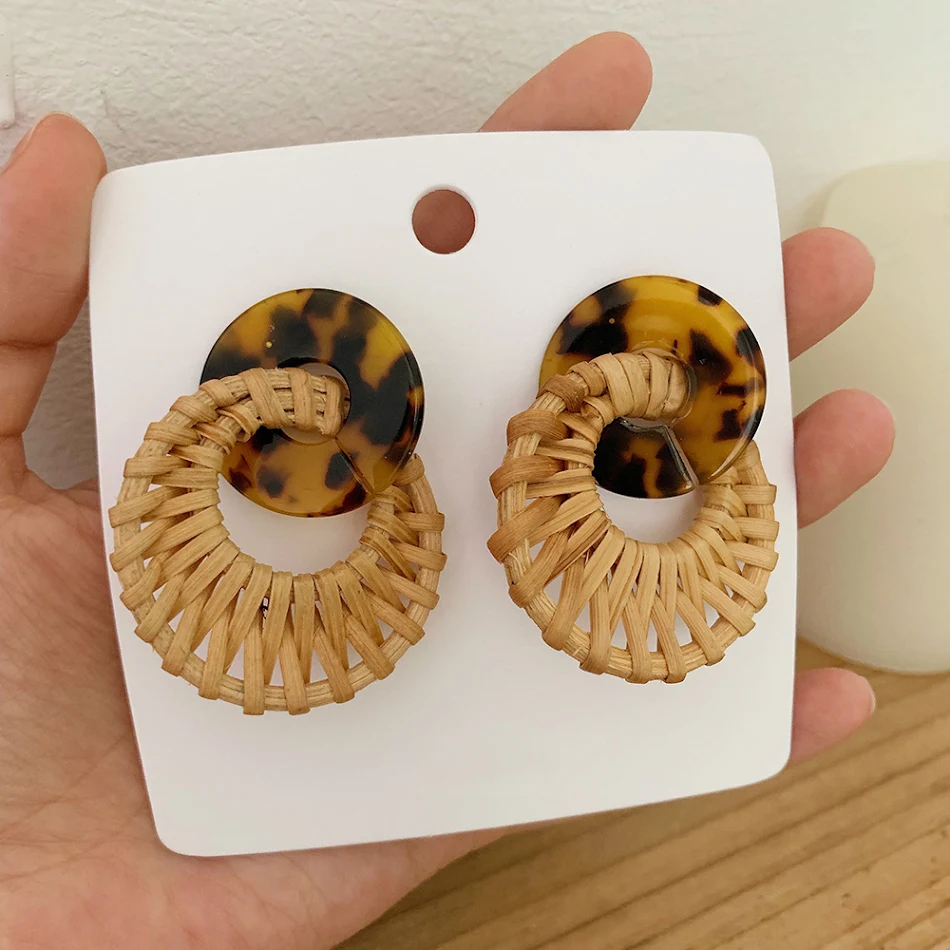 Zuid-Koreaanse vintage ronde rotan oorbellen met overdreven geometrie, perfect voor een stijlvolle en unieke look.