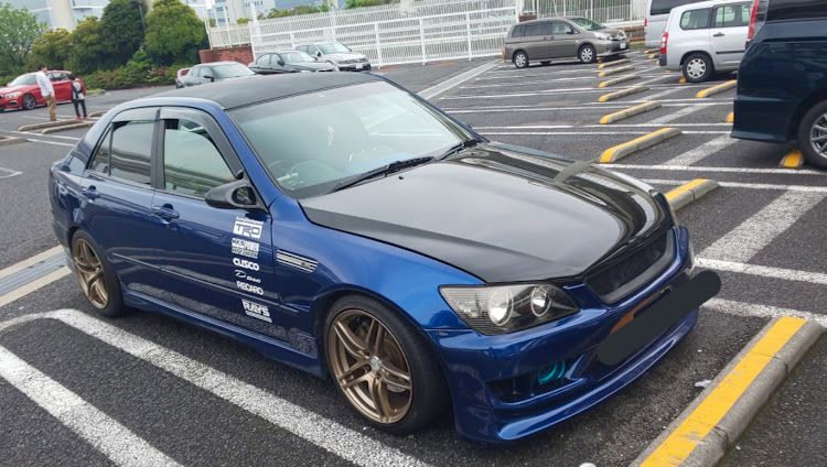 アルテッツァの車検対応・全力投資マンに関するカスタム事例の投稿画像1枚目
