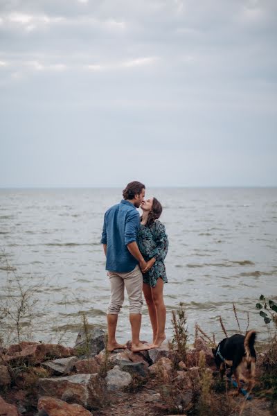 Fotógrafo de casamento Yana Tkach (yasyatkach). Foto de 3 de outubro 2020