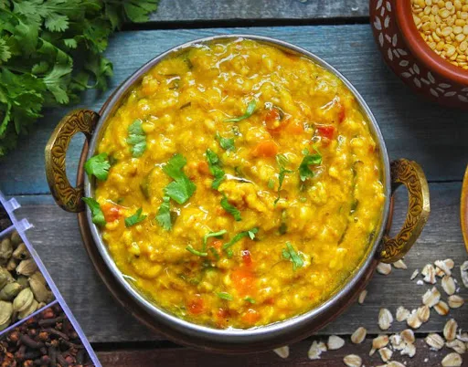 Oats Lentil Khichdi (With Hing Ka Achar, Desi Ghee, Gur & Papad)