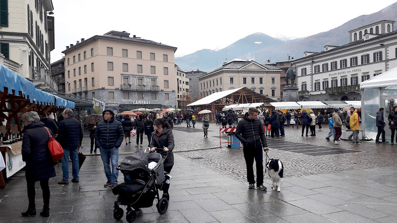 Shopping in piazza di benny48