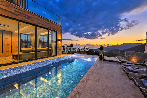 Maison avec piscine et terrasse 4