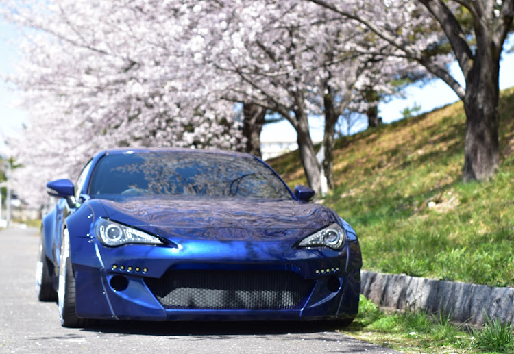 86のサクラと愛車・桜とコラボ🌸・ワイスピ仕様・ワイルドスピード・ロケットバニーに関するカスタム事例の投稿画像1枚目