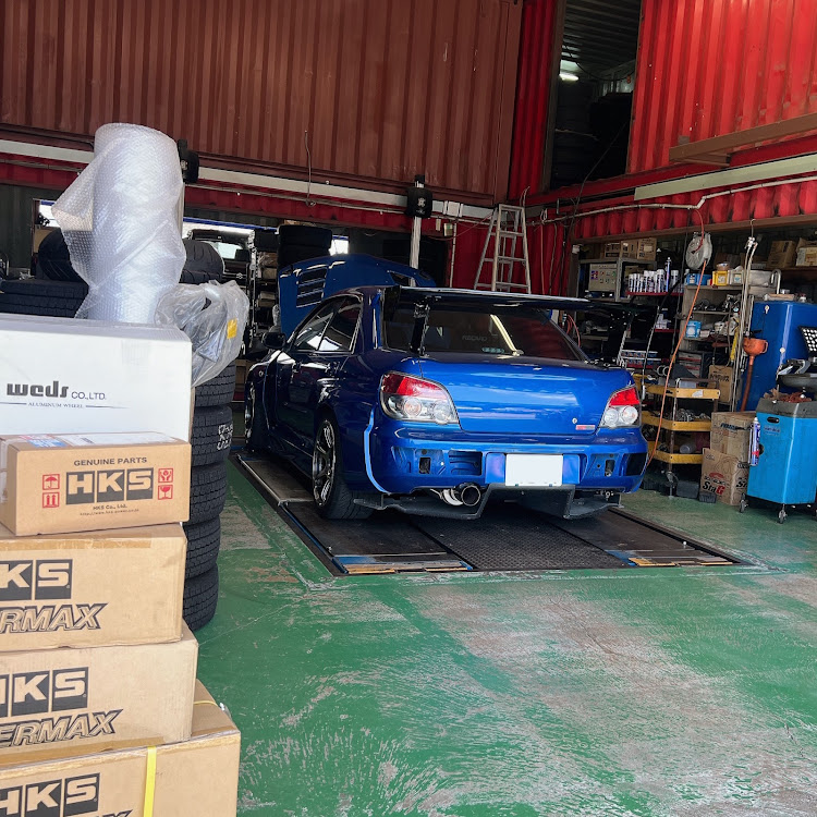 インプレッサ WRX STIのzc32s・2台でお出かけ・いつものショップで…😁・B38A・スタ活☕に関するカスタム事例の投稿画像5枚目