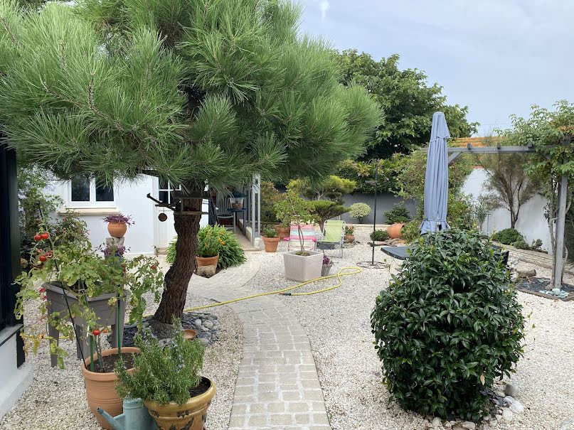 Vente villa 6 pièces 122 m² à Saint-Gilles-Croix-de-Vie (85800), 572 000 €