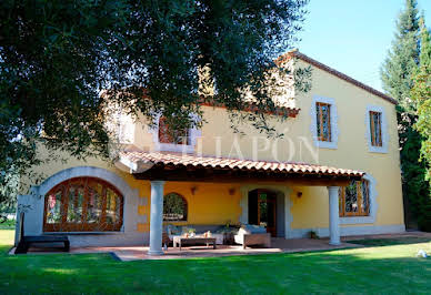 House with pool and terrace 9