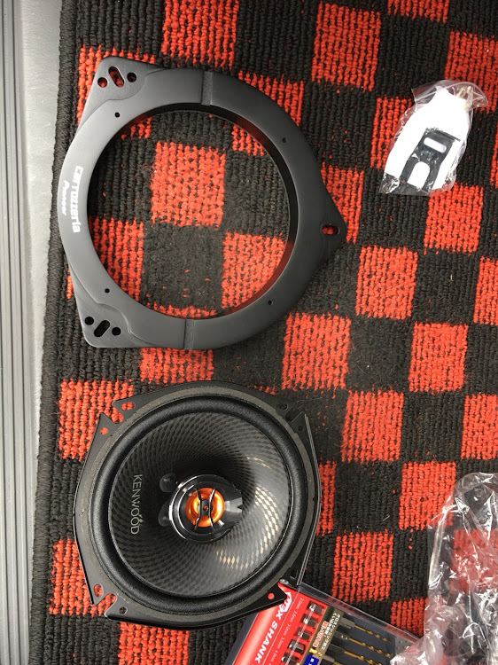 エスティマTのスピーカー取付に関するカスタム事例の投稿画像1枚目