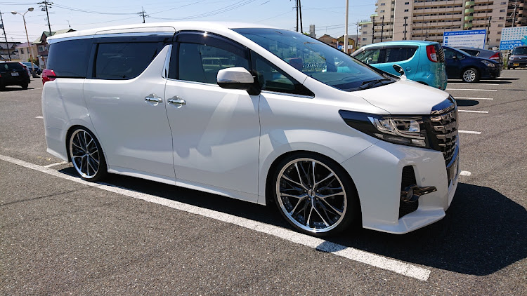 アルファードの今年もあとわずか・年末のご挨拶・来年も宜しくお願い致しますに関するカスタム事例の投稿画像7枚目