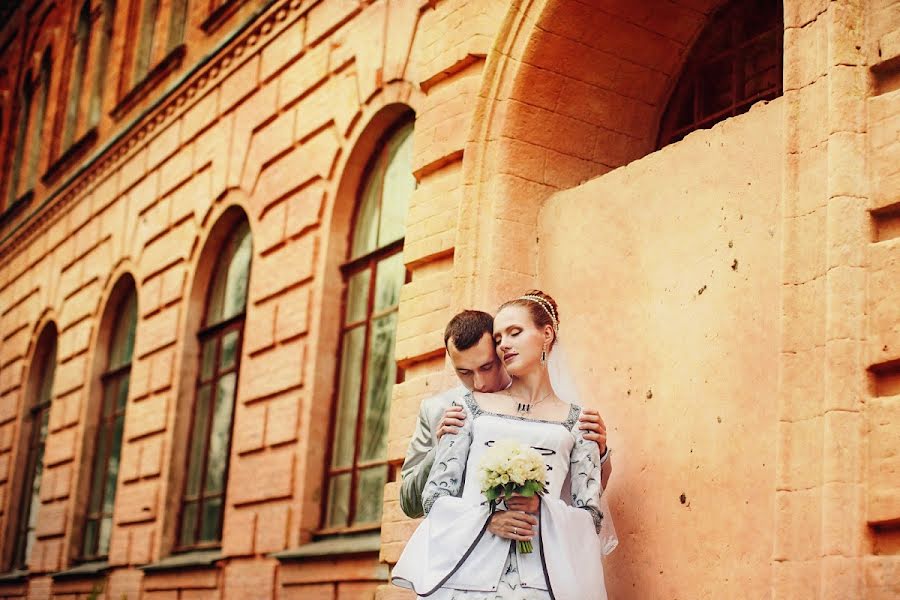 Wedding photographer Oksana Ladygina (oxanaladygina). Photo of 9 August 2013