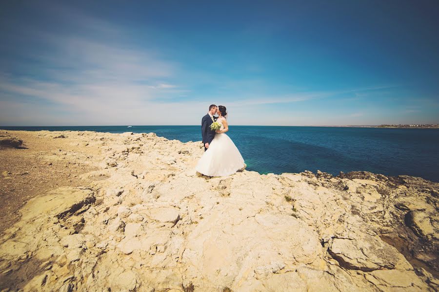 Fotógrafo de casamento Sasha Badretdinova (alexa1990). Foto de 10 de julho 2015