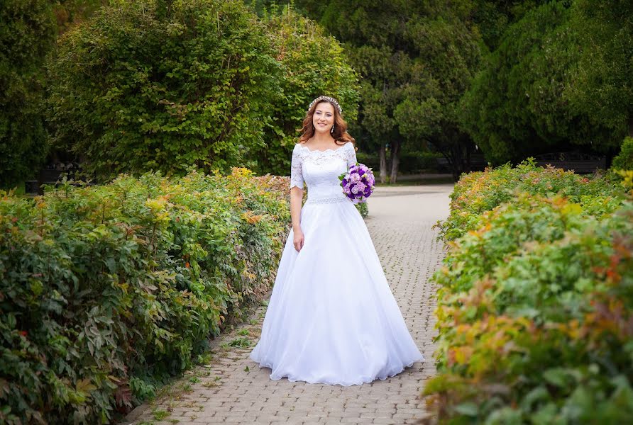 Wedding photographer Lyubov Rozhkova (luba131286). Photo of 18 November 2019