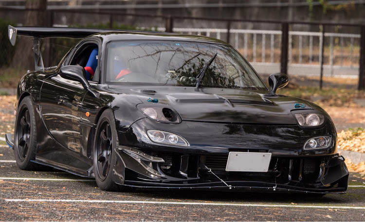 RX-7のRhymeee__さんが投稿したカスタム事例の投稿画像1枚目