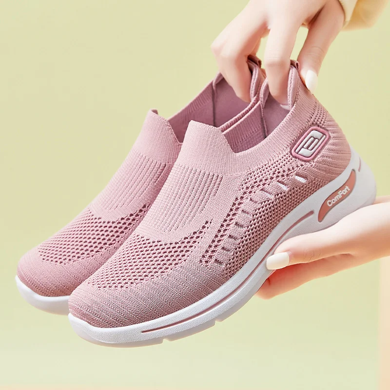 Casual moederschoenen met 'Flying Weaver' technologie. Comfortabel en lichtgewicht. Perfect voor dagelijks gebruik. Ervaar vrijheid en stijl.