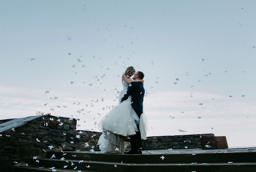 Fotografo di matrimoni Linda Und Tobi (lindaundtobi). Foto del 5 aprile 2019