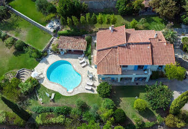 Villa with pool and terrace 5