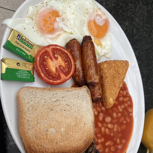 Cooked breakfast with GF bread and sausages