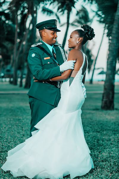 Fotografo di matrimoni Meshack Mwakibuja (mwakibujam). Foto del 13 agosto 2022