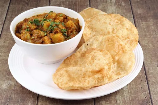 4 Luchi + Aloo Combo