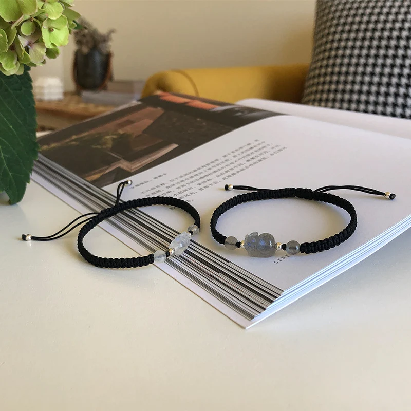 Pulseira de casal Pixiu trançada. Atraia riqueza e sorte com este bracelete ajustável, ideal para ele e ela, símbolo de prosperidade.