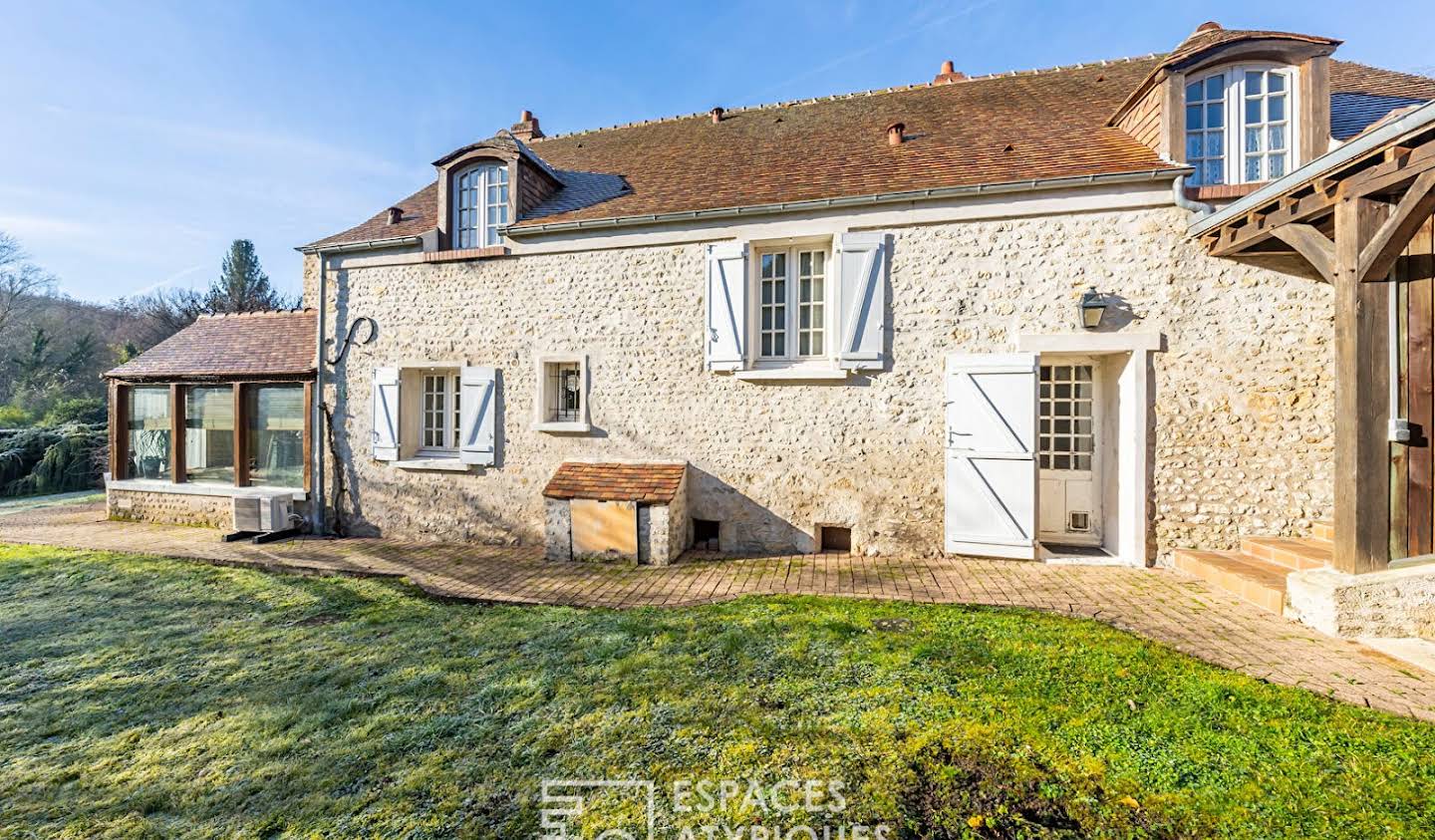 House with terrace Guillerval