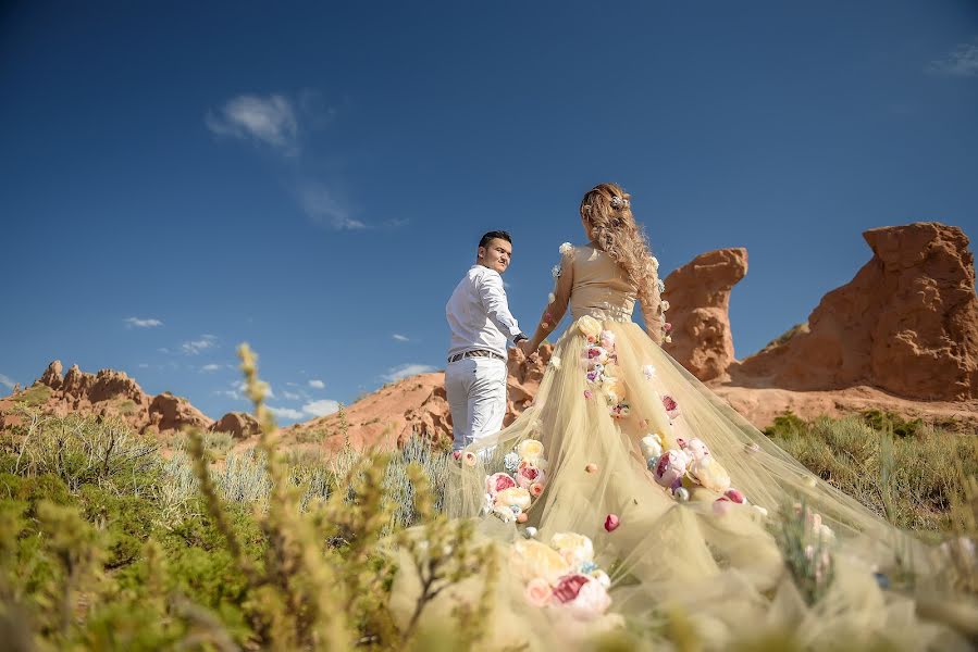 Wedding photographer Ruslan Rakhmanov (russobish). Photo of 14 August 2017