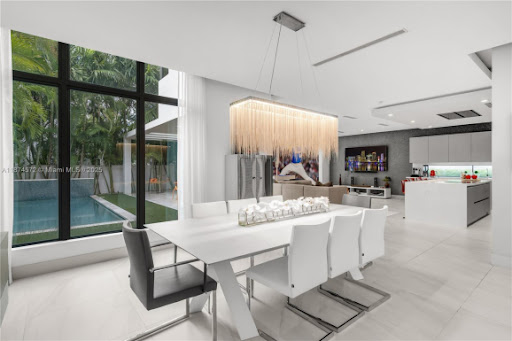 Maison contemporaine avec piscine et jardin 3