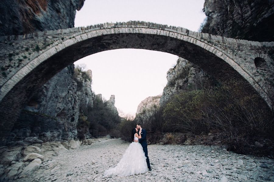 शादी का फोटोग्राफर Vasilis Moumkas (vasilismoumkas)। फरवरी 28 2018 का फोटो