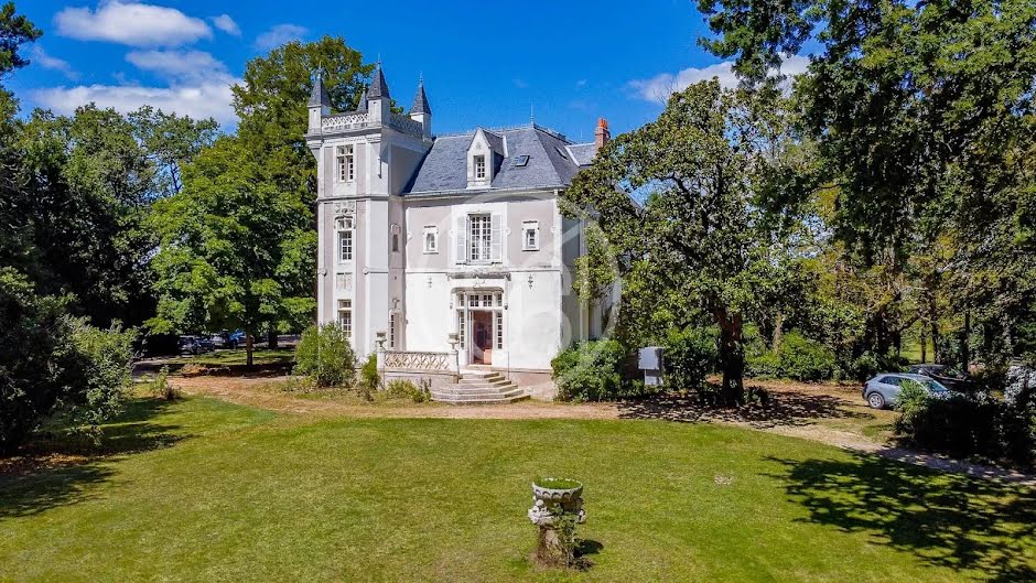 Vente château 16 pièces 300 m² à Sainte-Luce-sur-Loire (44980), 1 170 000 €