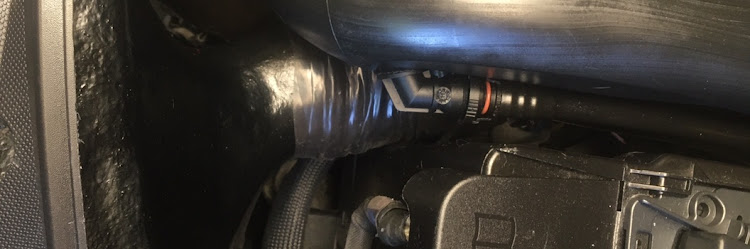 DS3のワンオフパーツ作成・DIY・FRP造形・吸気温度を下げるに関するカスタム事例の投稿画像1枚目