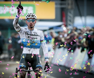 En daar is nummertje 28! Mathieu van der Poel zegeviert in Hoogstraten, Wout van Aert niet op podium