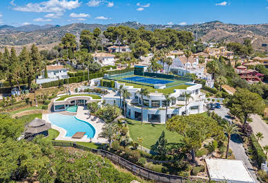 Villa with garden and terrace 3