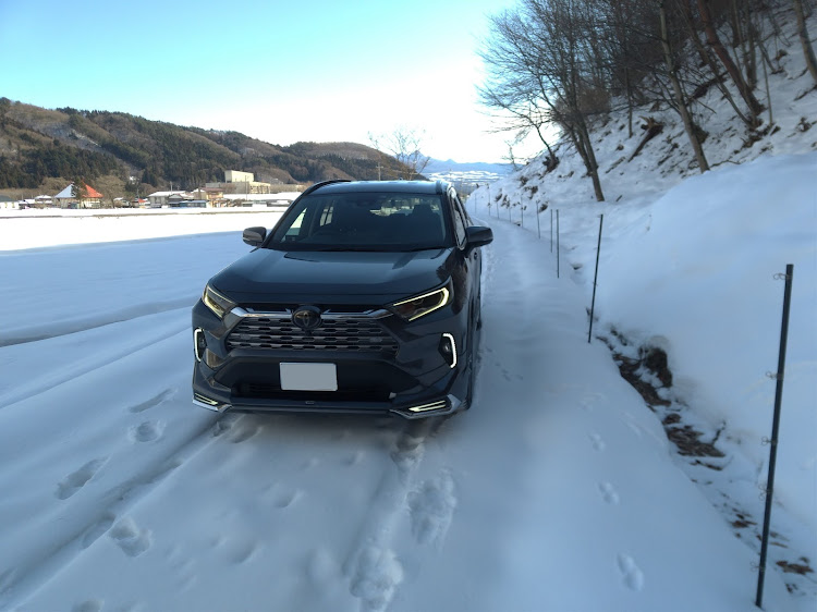 RAV4のRAV4・オールシーズンタイヤ・雪と愛車に関するカスタム事例の投稿画像1枚目