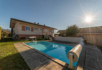 Maison avec piscine et jardin 2