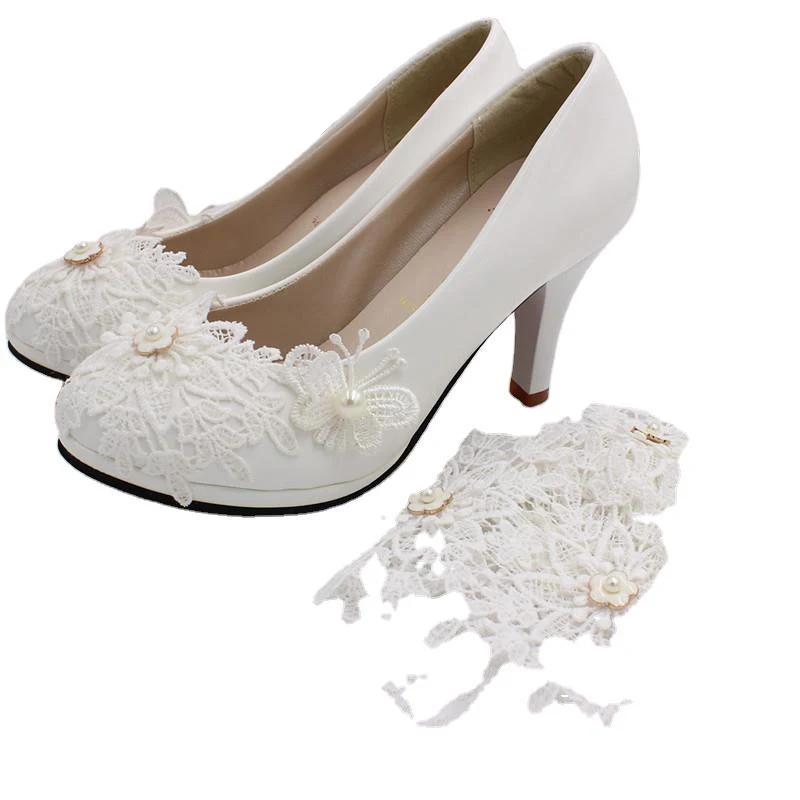 Escarpins blancs de mariage grande taille, confort et élégance pour un look parfait le jour J.