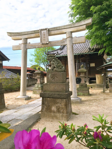 女體神社