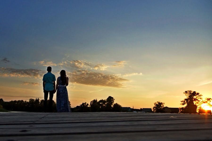 Wedding photographer Konstantin Antonov (fotoburg). Photo of 22 June 2016