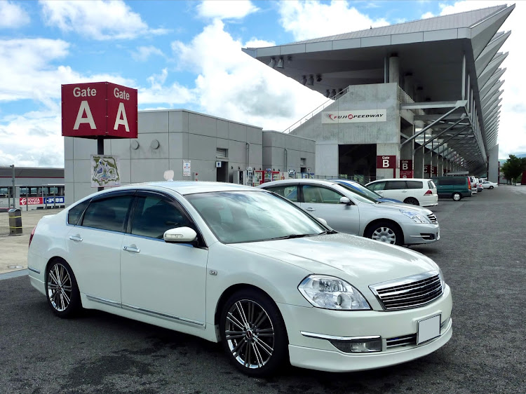 スカイラインの今までに所有した車でNo.1は？・V36 スカイライン・J31ティアナに関するカスタム事例の投稿画像3枚目