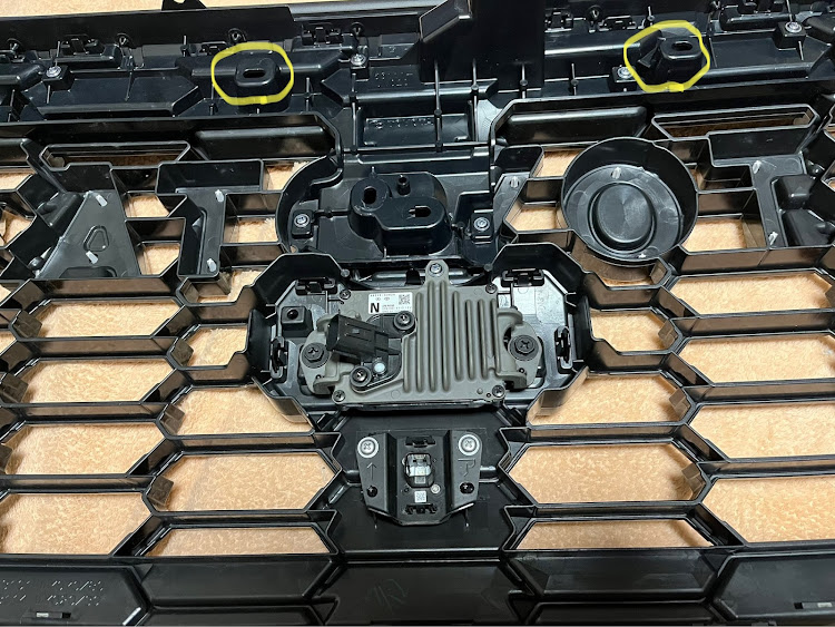 ランドクルーザーのランクル300・グリル変更・GRグリル・DIY・整備手帳に関するカスタム事例の投稿画像5枚目