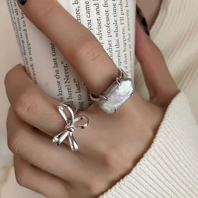 S925 Zilveren Eenvoudige Lijnen Strik Ring Dames Elegantie in Simpel Design Dagelijkse Accessoire Subtiele en Vrouwelijke Vormgeving