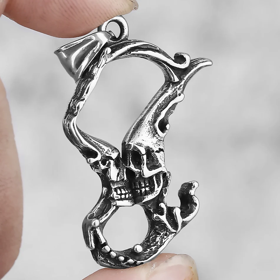 Colgante de acero titanio con calavera Kiss para hombre, resistente al agua, diseño rockero y audaz, ideal para regalo.