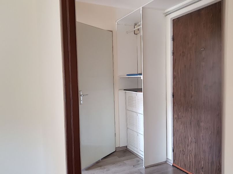 Location  appartement 2 pièces 39 m² à Villemandeur (45700), 553 €