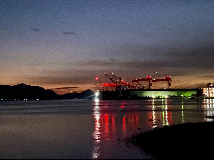 デイズルークスのシャンプー洗車・ホ一ムグランド・立体駐車場からの夜景。・今治造船所の夜景に関するカスタム事例の投稿画像18枚目