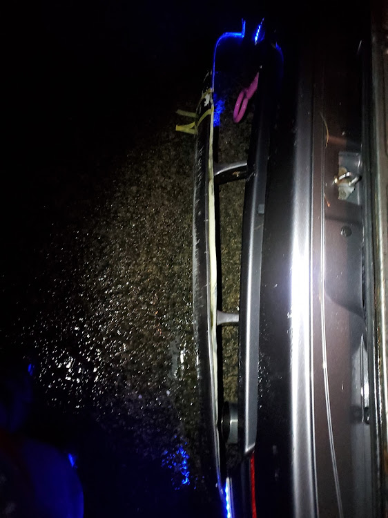 バモスの雨の日の運転は気をつけましょう・リヤスポイラー・割れちゃった…・友達に感謝に関するカスタム事例の投稿画像4枚目