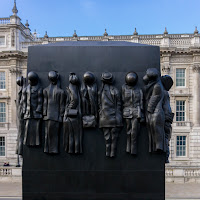 Monument to the Women of World War II di 