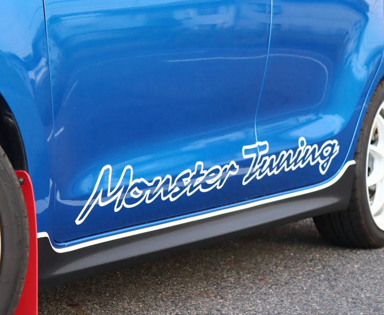 スイフトスポーツのサイドデカール自作・ステカ・歴代のホイール見てみたい・SSR MK-Ⅱに関するカスタム事例の投稿画像4枚目
