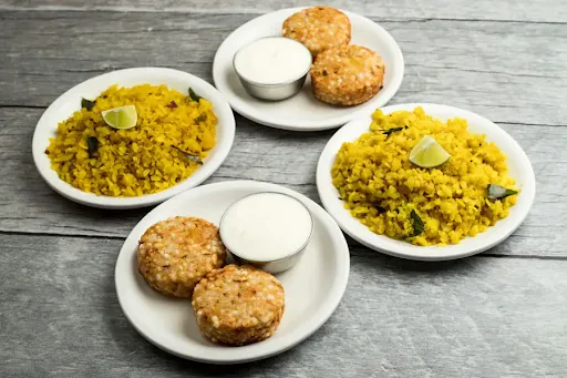 2 Sabudana Vada + 2 Kande Pohe