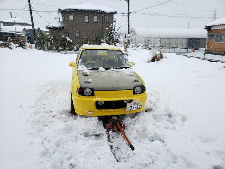 マーチのスタッドレスタイヤへ交換に関するカスタム事例の投稿画像1枚目