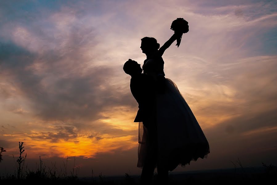 Fotógrafo de casamento Vasiliu Leonard (vasiliuleonard). Foto de 15 de janeiro 2016